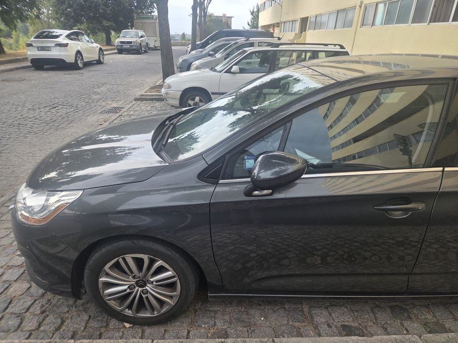 Carro Citroen C4 2014
