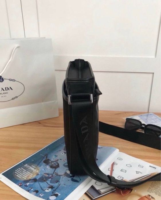 Сумка Prada 2VH797 нейлонова loro louis brunello ami чорна чоловіча