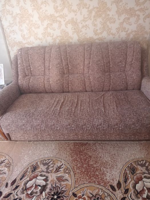 Продам раскладной диван- в хорошем состоянии