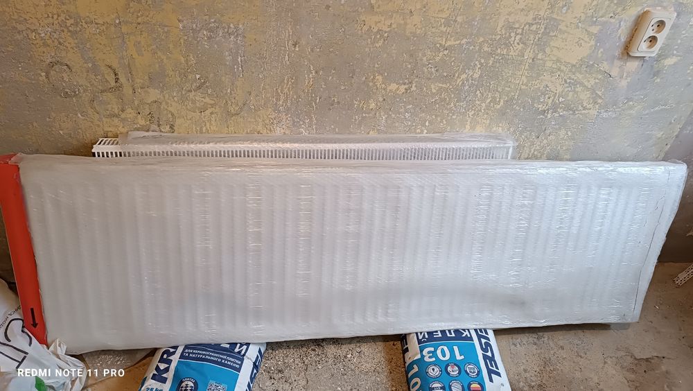 Радиатор . Новая в упаковке 1800на520