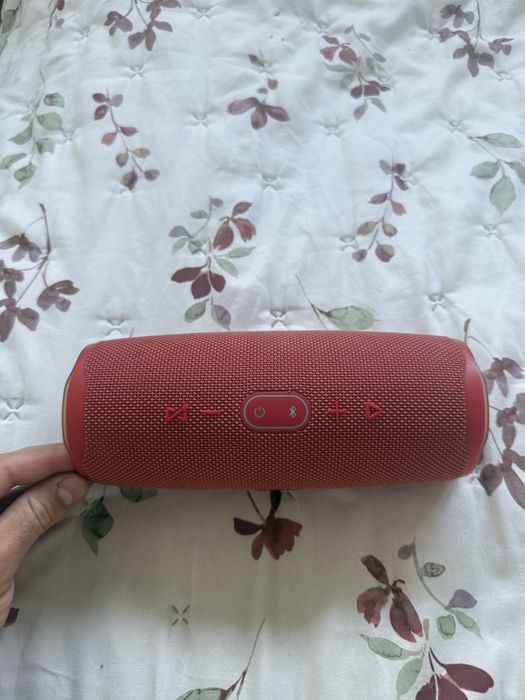 Jbl charge 4 vermelha