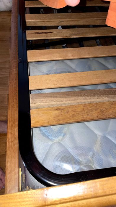 Quarto de casal, cabeceiras e cómoda