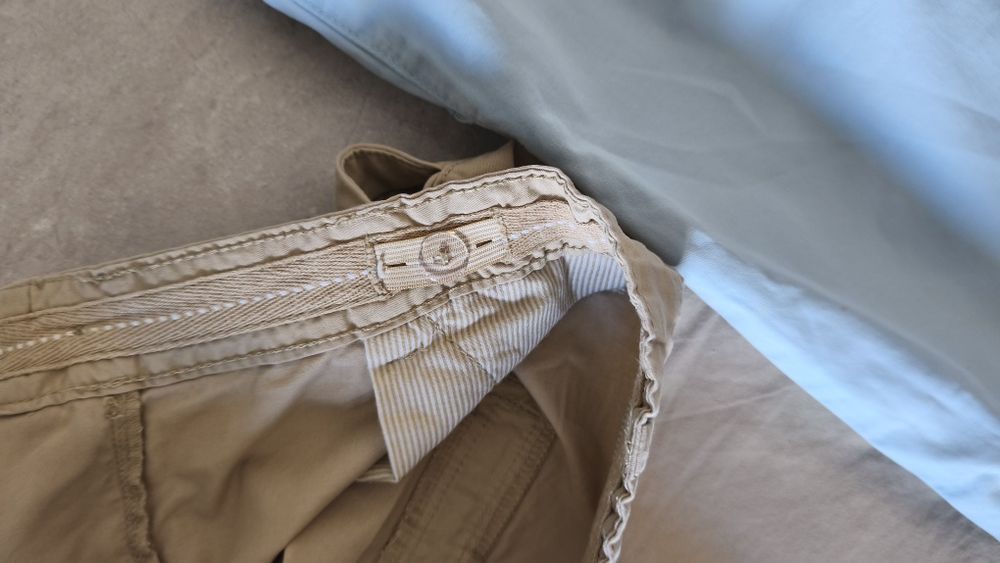 Eleganckie materiałowe spodenki na lato Reserved r 164 chłopięce