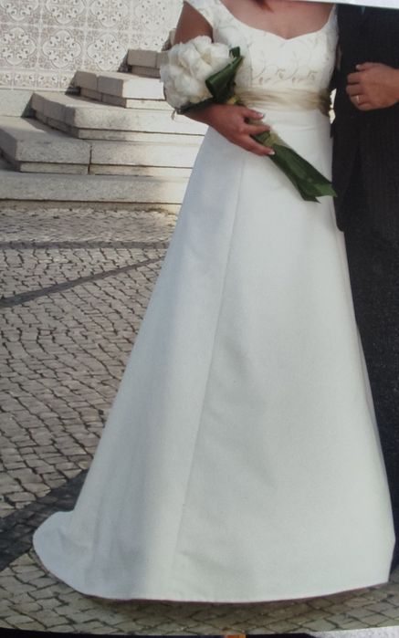 Vestido de Noiva elegante . Pronuptias