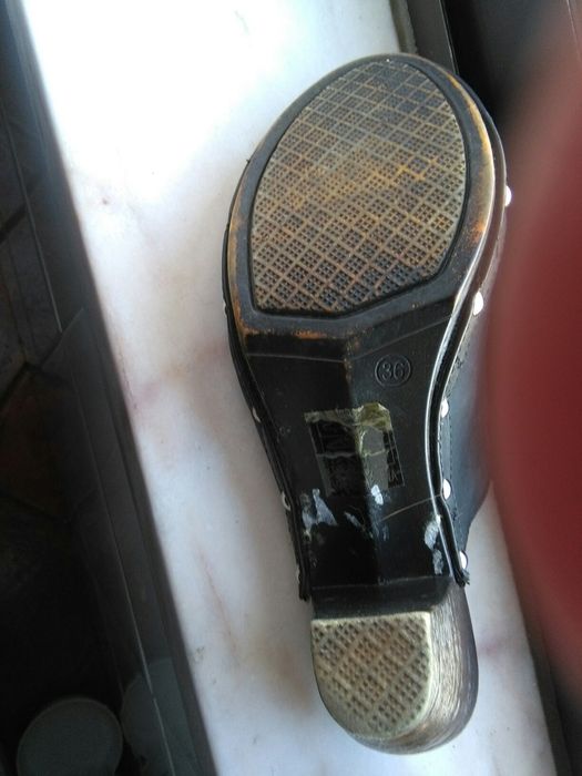 Sandálias Pretas 38 em Pele e Socas Loft 36