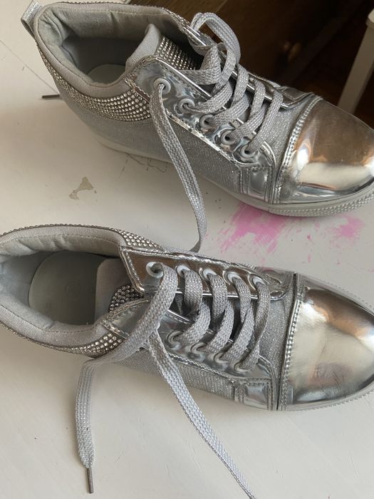 Sneakersy srebrne rozm 39