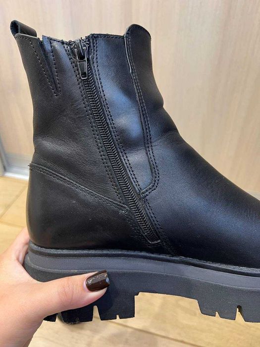 Жіночі черевики на платформі