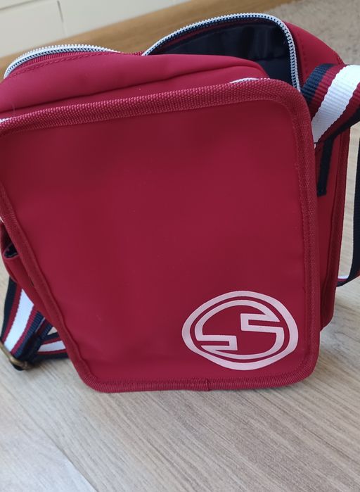 Bolsa prática vermelha