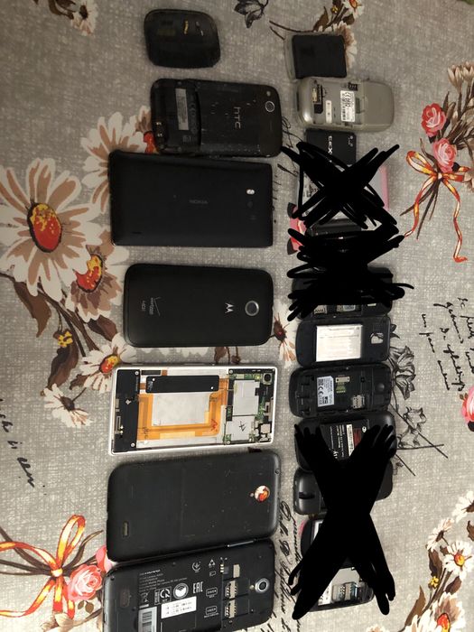 Лот разных телефонов