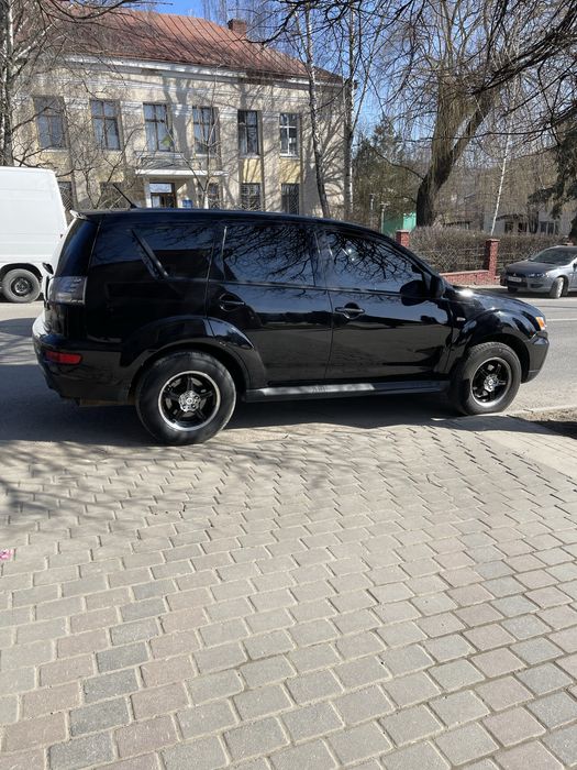 Мітсубісі оутлендер