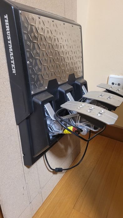 Pedais Trustmaster T-LCM