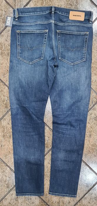 Jeansy męskie diesel.