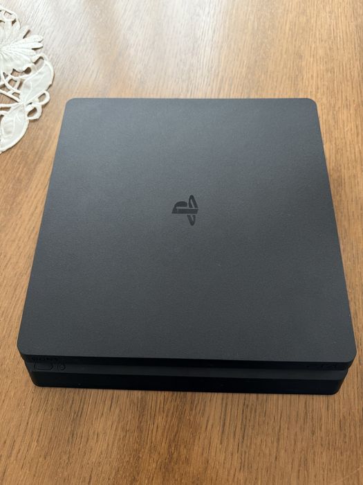 PS 4 (1TB) Sony Slim + 2 джойстики