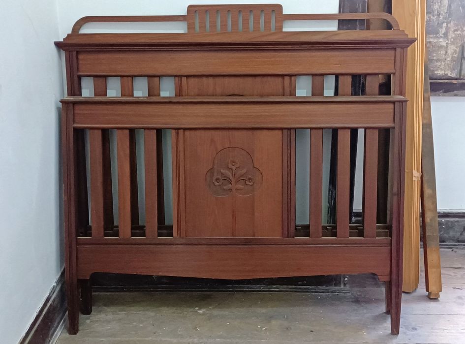 Roupeiro e cama de casal arte deco