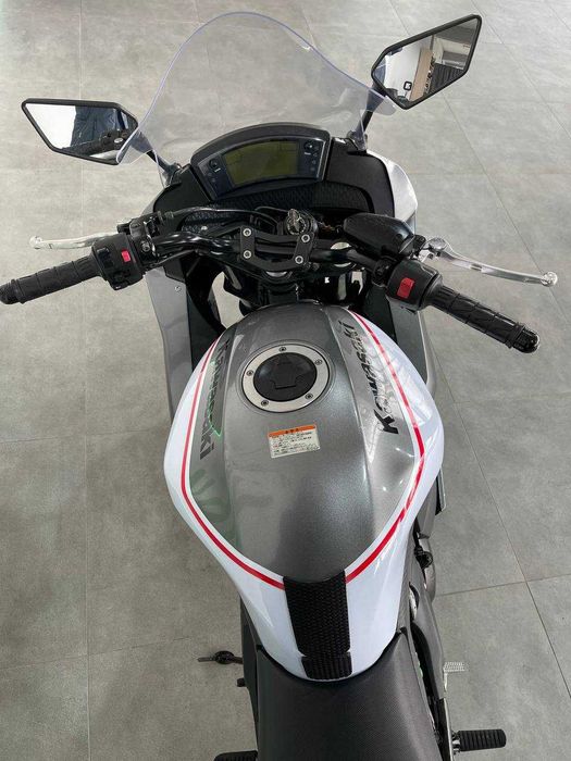 Мотоцикл Kawasaki Ninja 400R