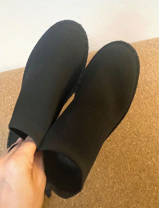 Espadryle na koturnie, czarne, materiałowe buty damskie Reserved 38