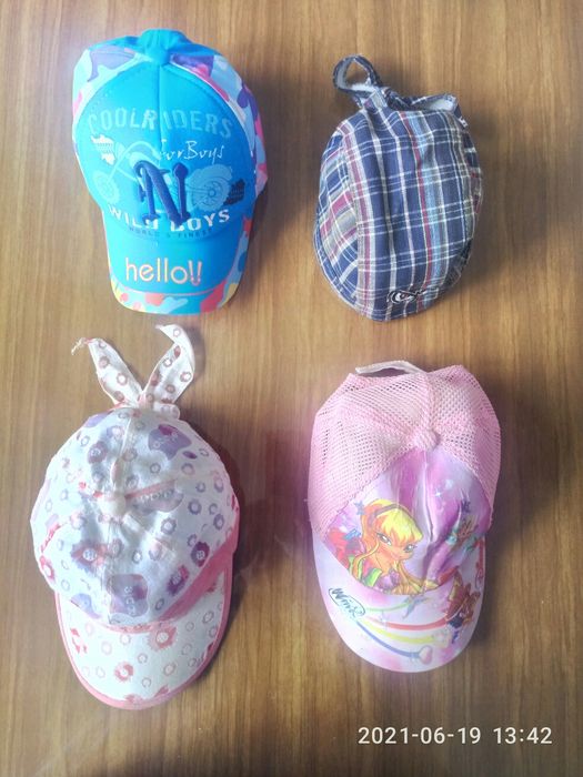 Кепки для девочек, мальчиков.