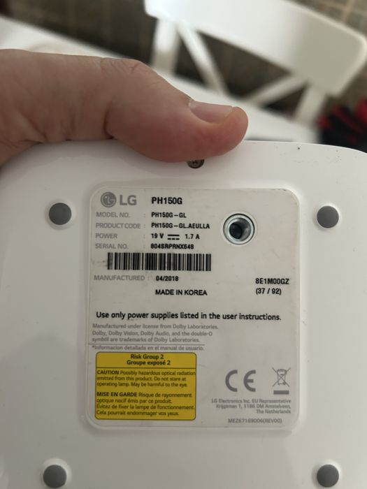 Projetor LG MiniBeam PH150G com caixa, comando e acessórios
