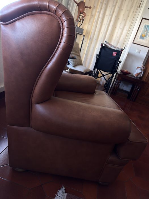 Sofá em pele um lugar