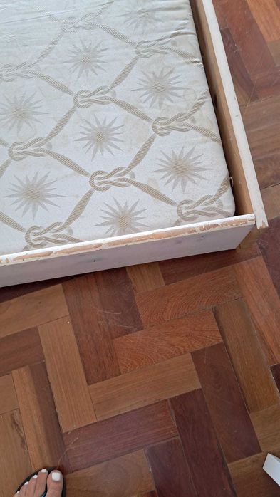 Cama individual dupla com dois colchões