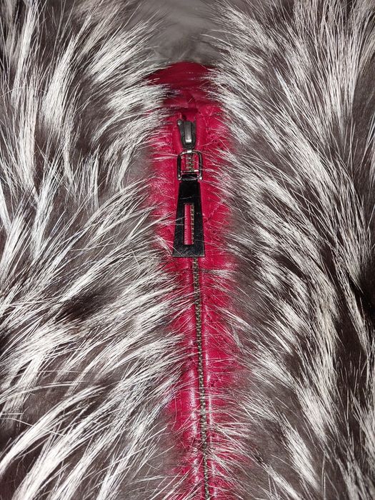 Жіноча шкіряна куртка