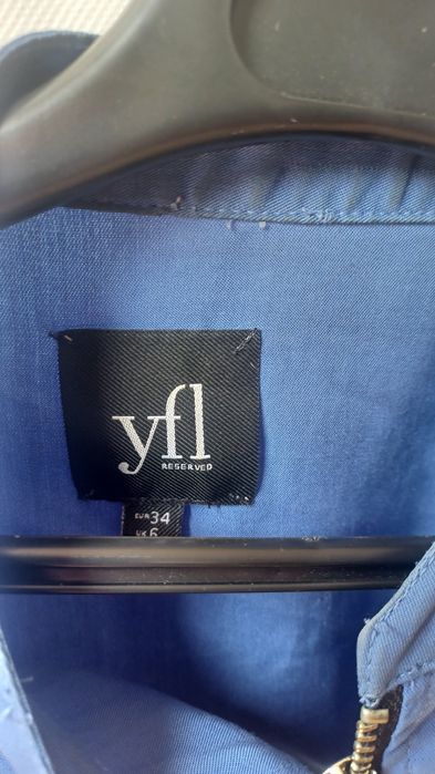 Piękna chabrowa niebieska granatowa bluza kurtka narzutka Reserved 34