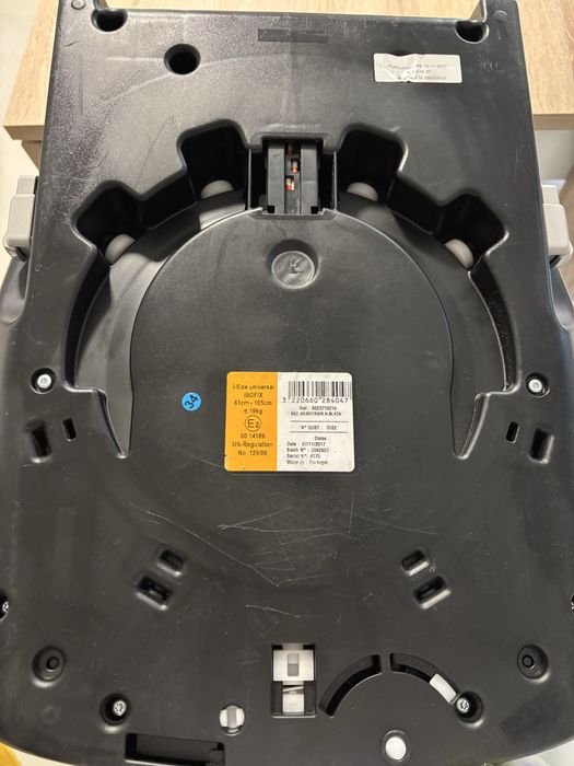 Cadeira Auto Maxi-Cosi AxissFix i-Size – Excelente Estado