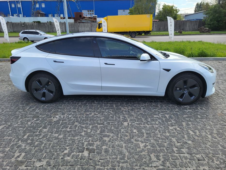Tesla Model 3 RWD, 2023 — 31 000 км