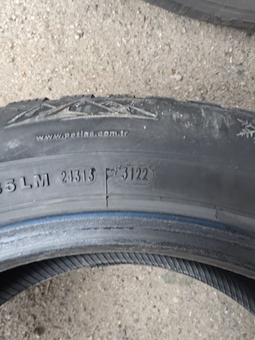 Зимові шини Petlas Glacier W661 215/55 r17