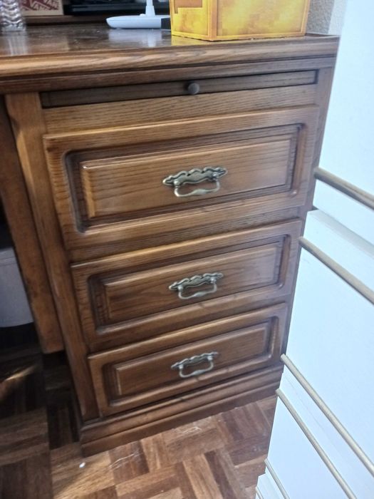 Vendo Secretaria de Executivo em Madeira Maciça