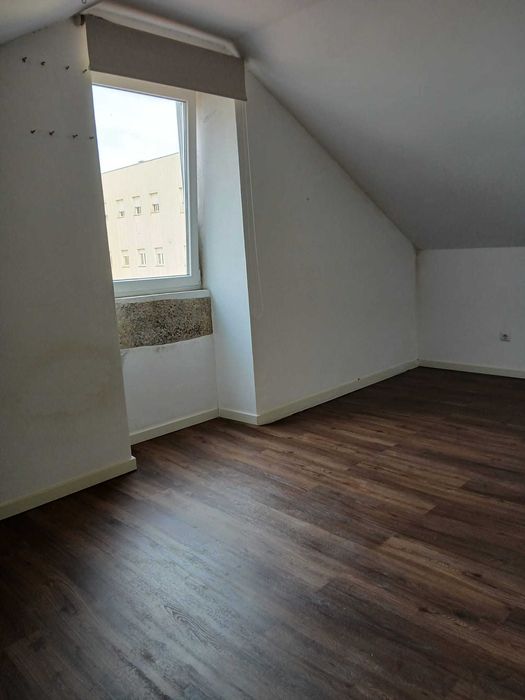 AMPLO T4 DUPLEX para arrendar no centro de ESPINHO