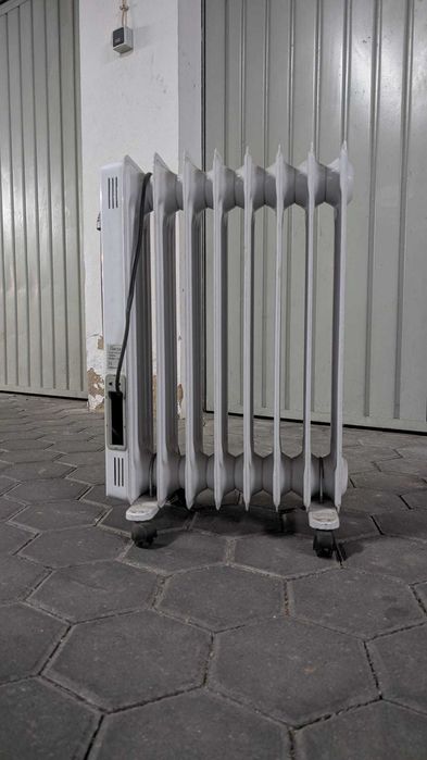 Aquecedor elétrico, a óleo, como novo