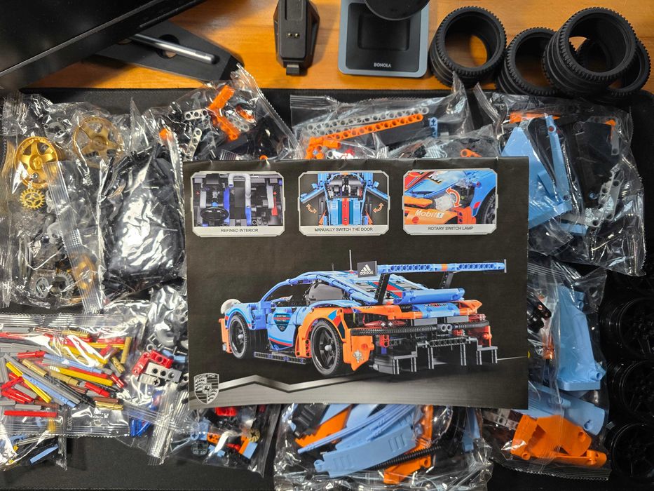 Конструктор Technic Porsche 911 RSR 1680 деталей