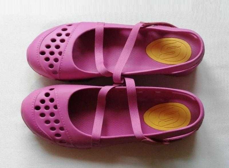 Женские кроксы слипоны skechers cali gear