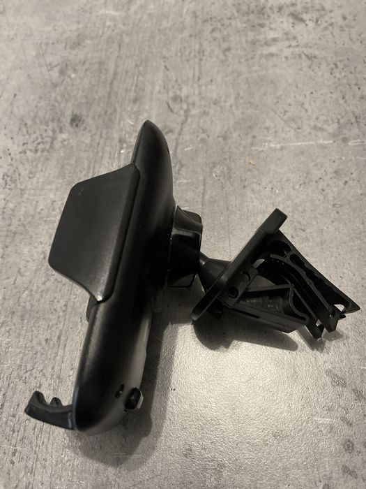 Uchwyt do samochodu na kratki