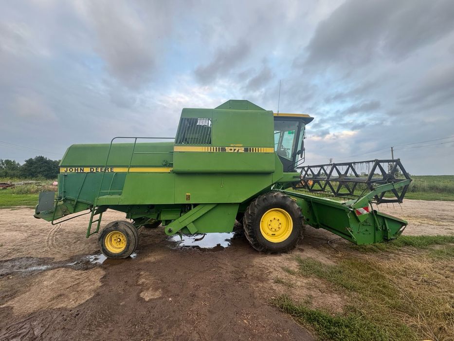 Продам комбайн джондір  1072