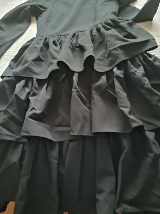 Vestido com folhos da marca Claud