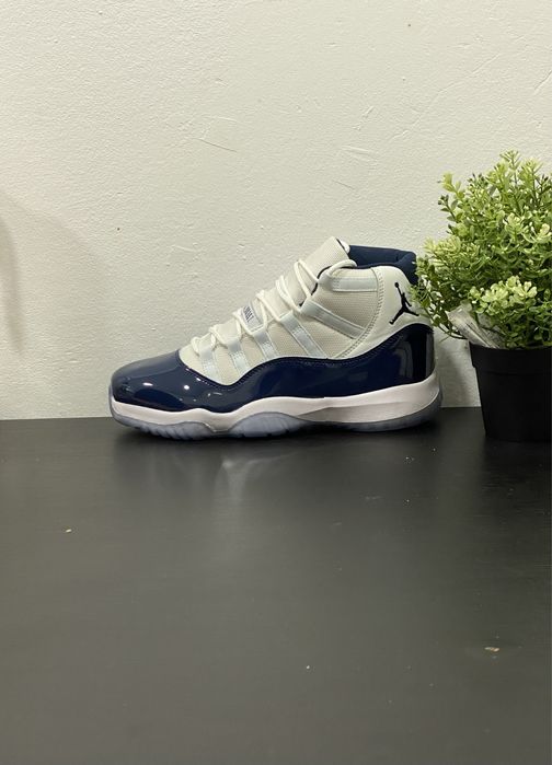 Jordan 11 azul e branco