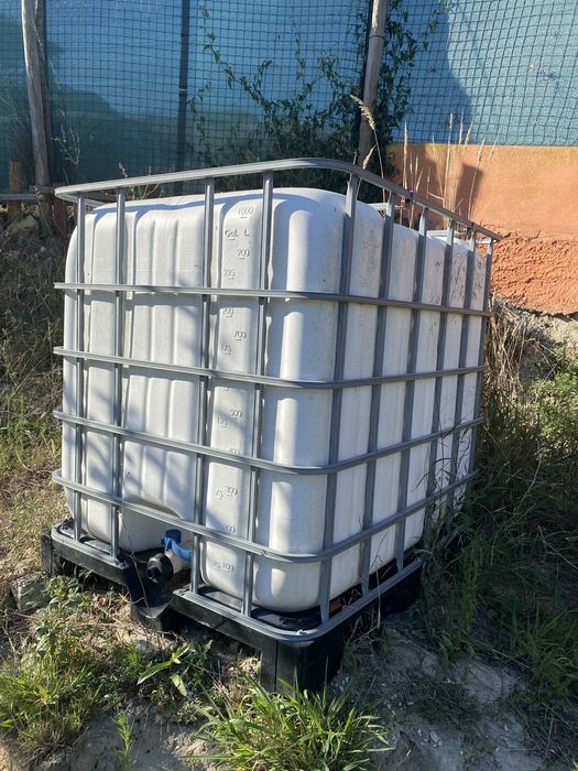 Depósito de água 1000L
