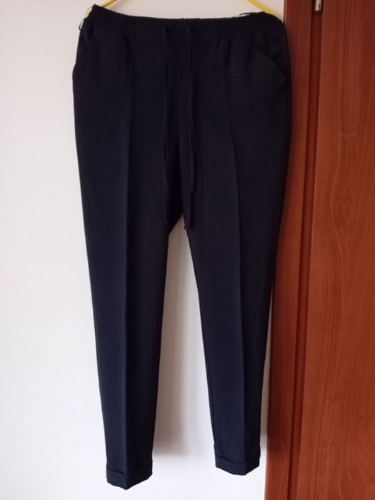 Eleganckie, granatowe damskie spodnie 36/38, gumka w pasie