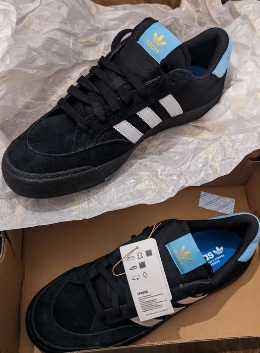 Adidas Nora 44(9 1/2)