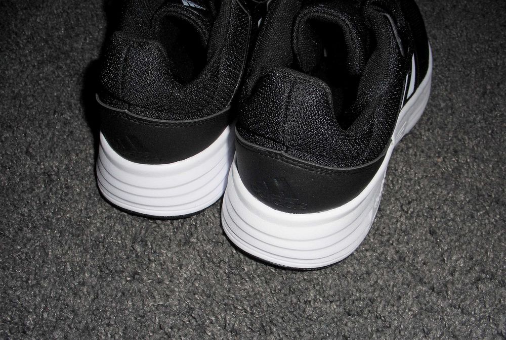 Adidas кросівки 44р. (28 см)