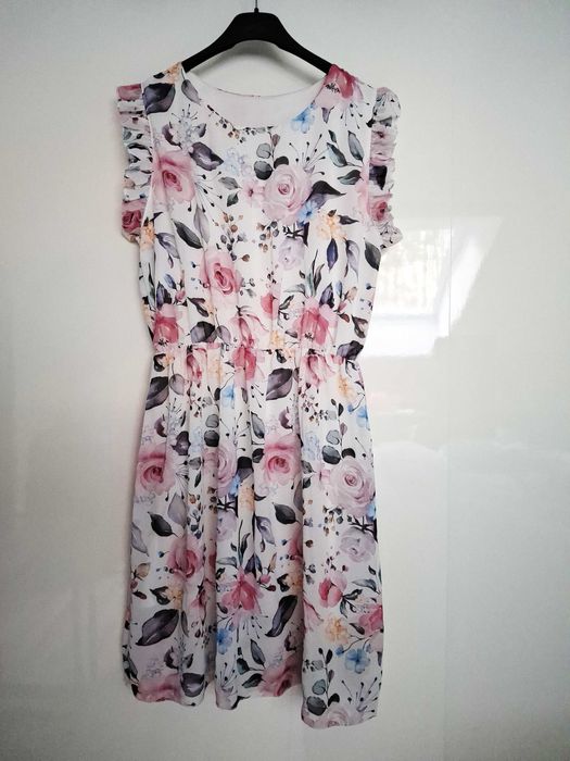 Letnia zwiewna sukienka kwiaty rozm uniwersalny będzie dobra na S i M