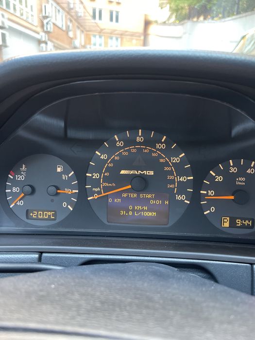 Приборная панель Mercedes W210 E55 AMG