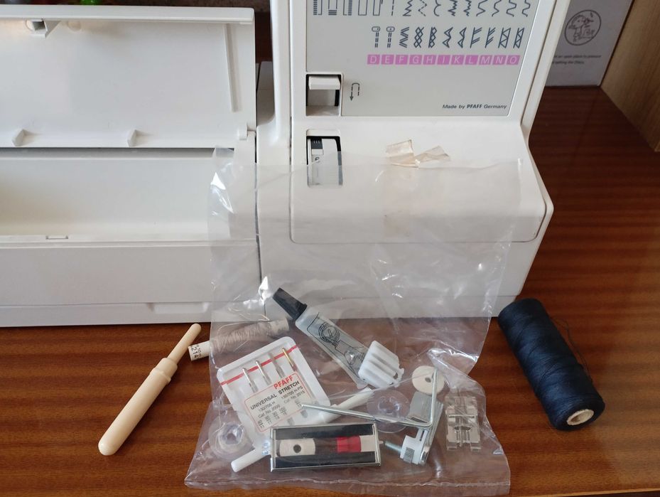 Maszyna do szycia Pfaff 6087, stan dobry