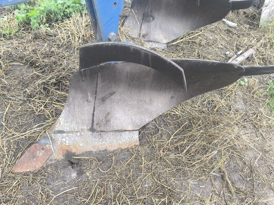 Продам плуг оборотний