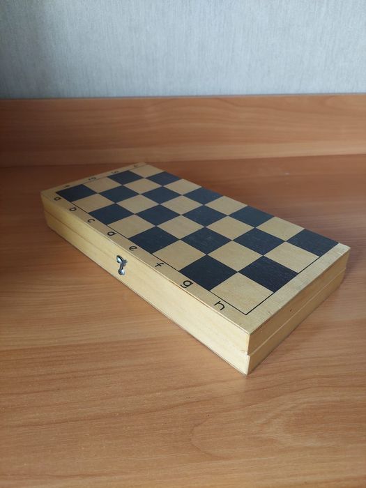 Набор шахмат из дерева