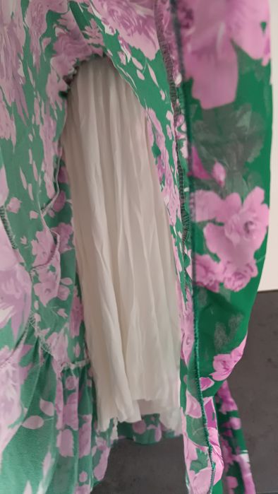 Zwiewna nowa sukienka w kwiaty S