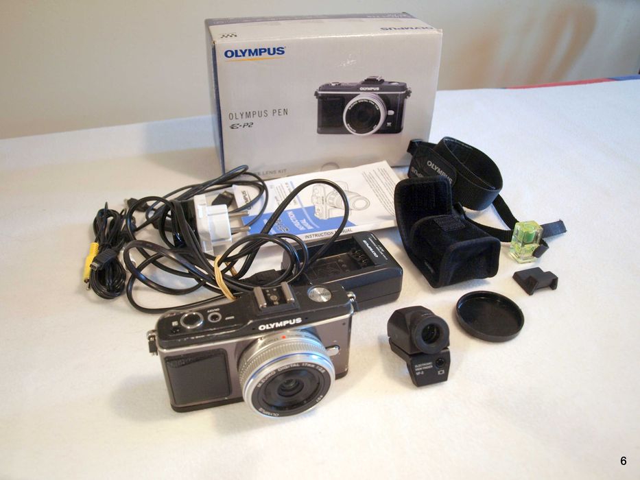 Olympus Pen E - P2 : body, obiektyw 17 mm, wizjer