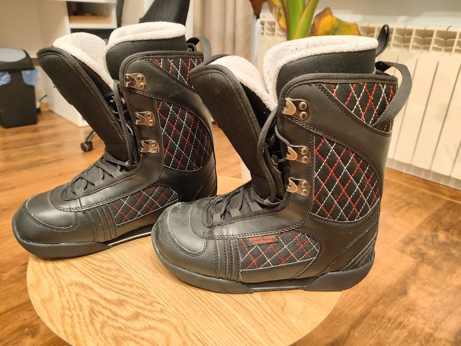 Buty snowboardowe damskie